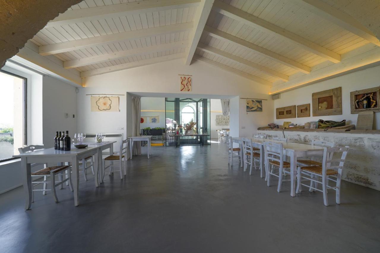 Emera Wine Resort By Raro Villas Lizzano  Bagian luar foto